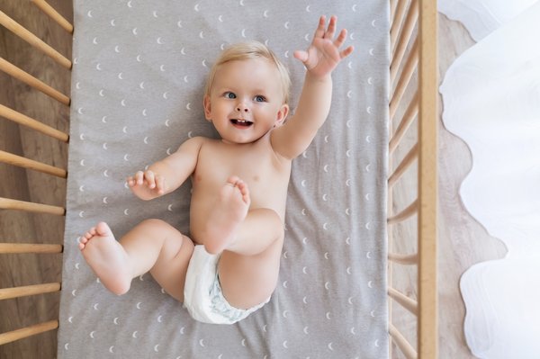 Choisir un lit bébé sécuritaire : conseils indispensables